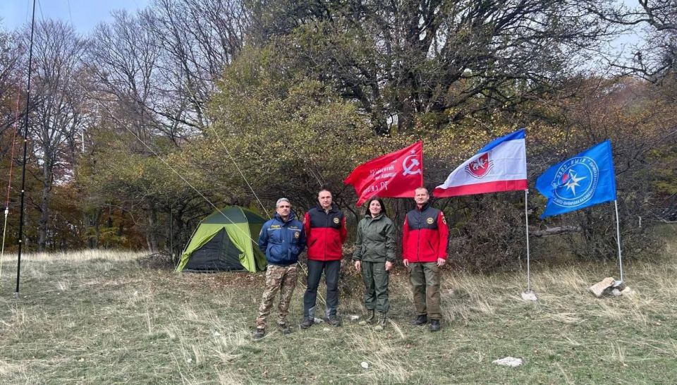 По местам боевой славы. В честь Дня памяти и славы крымских партизан и подпольщиков, который отмечается 23 октября, спасатели ГКУ РК «КРЫМ-СПАС» во взаимодействии с сотрудниками ФГБУ «Комплекс «Крым» провели двухдневный... По местам боевой славы. В честь Дня памяти и славы крымских партизан и подпольщиков, который отмечается 23 октября, спасатели ГКУ РК «КРЫМ-СПАС» во взаимодействии с сотрудниками ФГБУ «Комплекс «Крым» провели двухдневный...