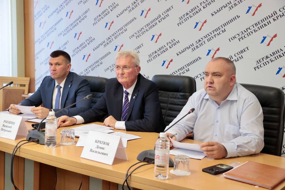 В Госсовете Крыма обсудили господдержку агропромышленного комплекса и развитие сельских территорий В Госсовете Крыма обсудили господдержку агропромышленного комплекса и развитие сельских территорий
