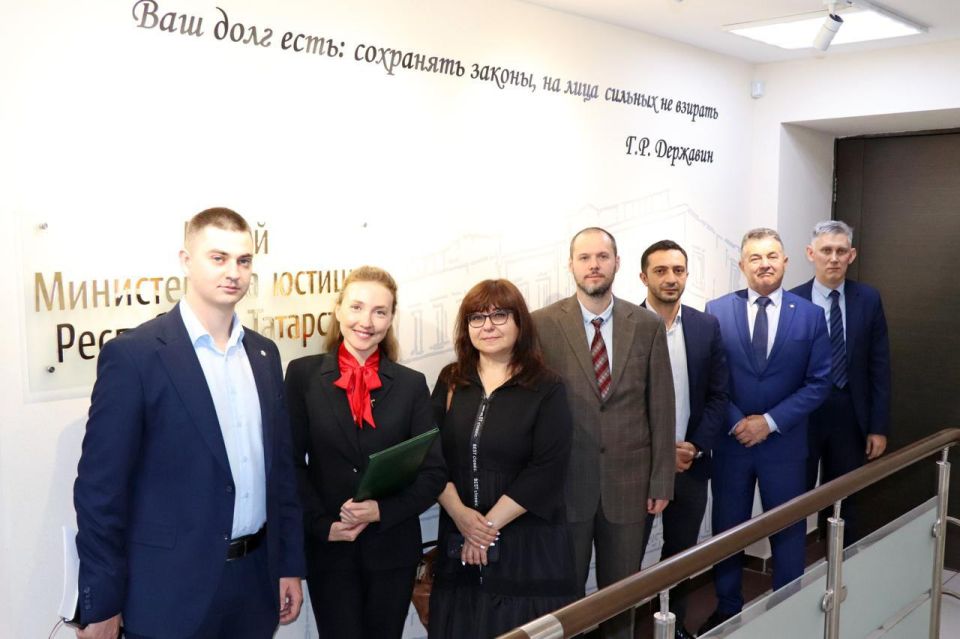 Представители Министерства юстиции Республики Крым приняли участие во встрече с коллегами из Республики Татарстан, посвященной развитию системы оказания бесплатной юридической помощи гражданам Представители Министерства юстиции Республики Крым приняли участие во встрече с коллегами из Республики Татарстан, посвященной развитию системы оказания бесплатной юридической помощи гражданам