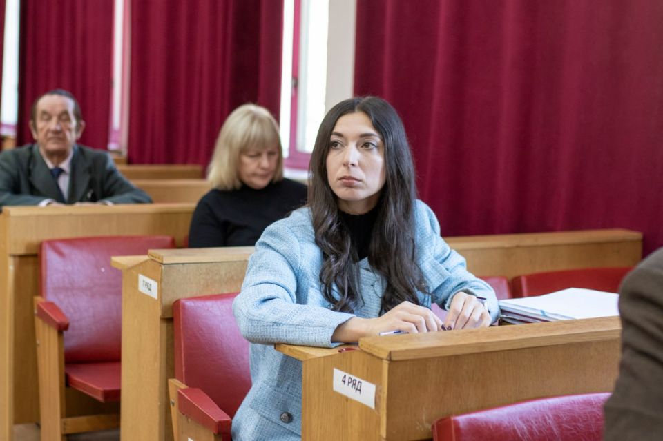 В Симферополе прошла внеочередная сессия городского совета В Симферополе прошла внеочередная сессия городского совета