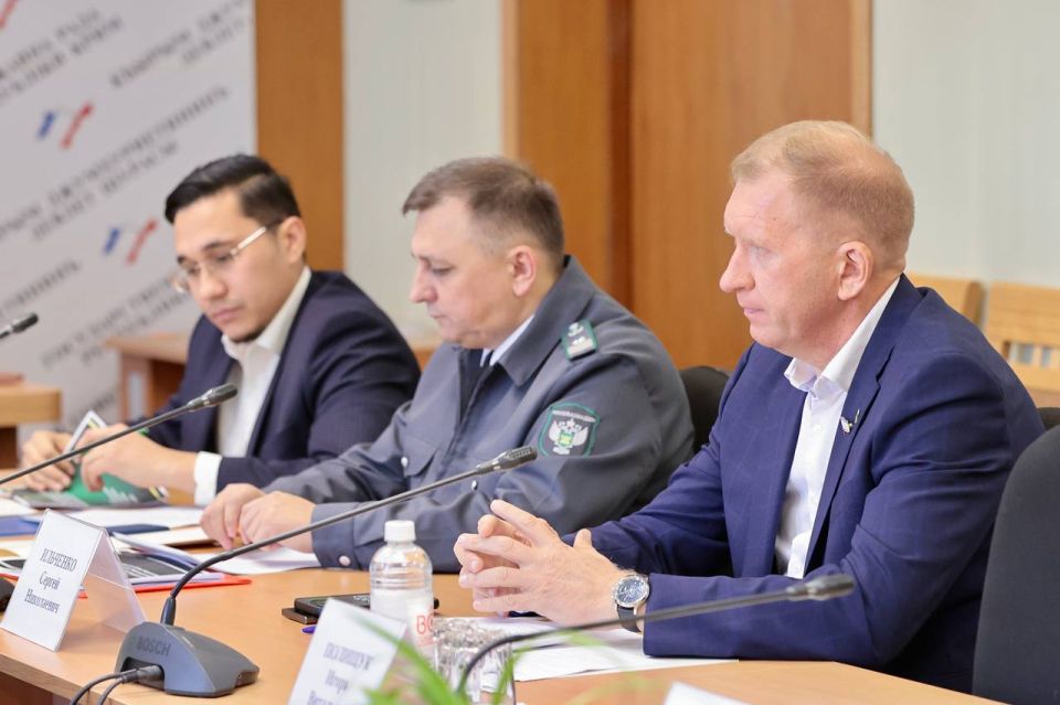 В Госсовете Крыма обсудили господдержку агропромышленного комплекса и развитие сельских территорий В Госсовете Крыма обсудили господдержку агропромышленного комплекса и развитие сельских территорий