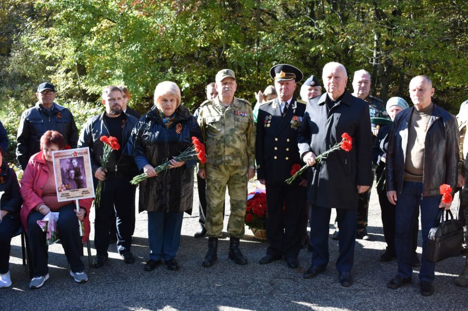 Галина Огнёва: Сегодня, в День памяти и славы крымских партизан и подпольщиков совместно с председателем совета Крымского республиканского союза ветеранов и инвалидов войны, труда, военной службы и правоохранительных органов...