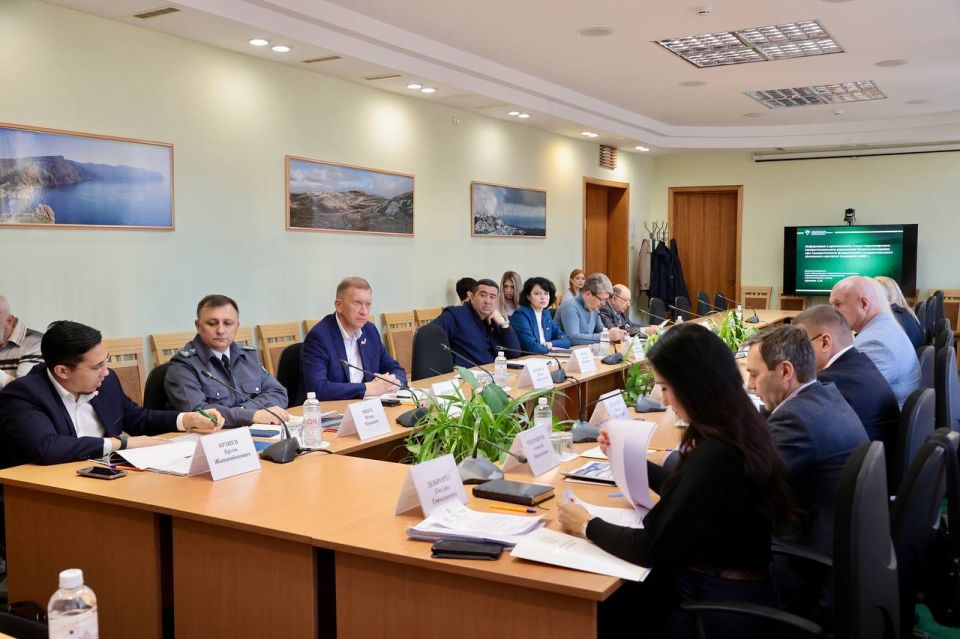 В Госсовете Крыма обсудили господдержку агропромышленного комплекса и развитие сельских территорий В Госсовете Крыма обсудили господдержку агропромышленного комплекса и развитие сельских территорий