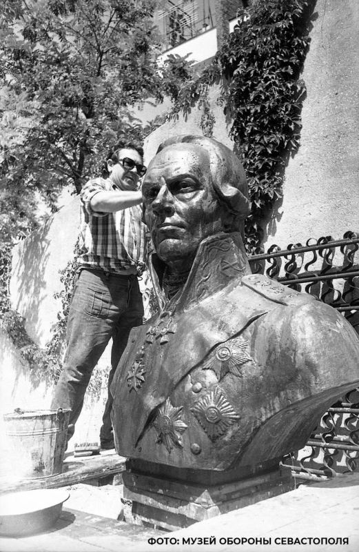  :   90      ,   ,   -    