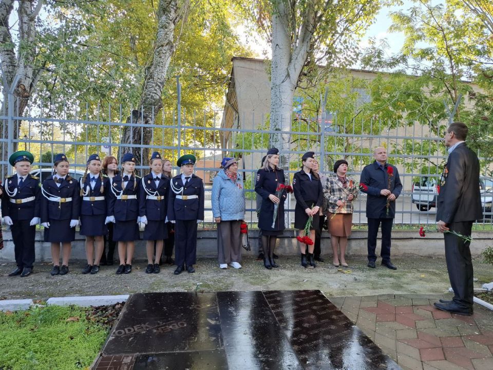 Полиция Советского района с глубоким уважением почтила память крымских партизан и подпольщиков в День памяти и славы, который ежегодно отмечается 23 октября — в честь начала партизанского движения Крыма в 1941 году