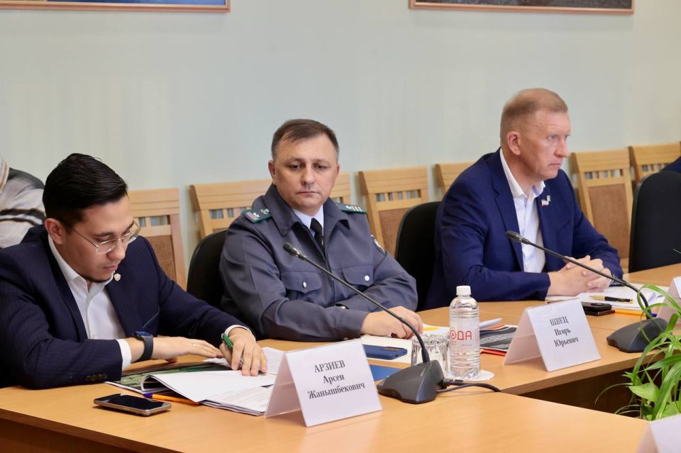 В Госсовете Крыма обсудили господдержку агропромышленного комплекса и развитие сельских территорий В Госсовете Крыма обсудили господдержку агропромышленного комплекса и развитие сельских территорий