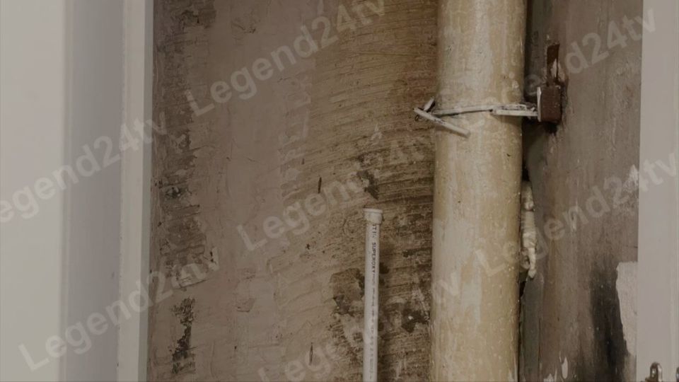 На улице Маршала Бирюзова, в доме номер 9 восстанавливают теплосети после аварии На улице Маршала Бирюзова, в доме номер 9 восстанавливают теплосети после аварии