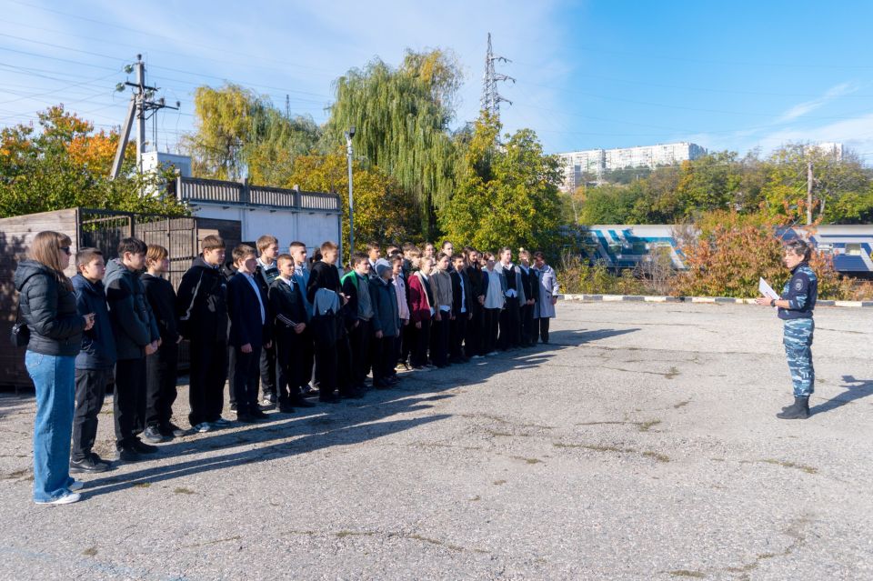 Крымские школьники открыли для себя мир кинологии Крымские школьники открыли для себя мир кинологии