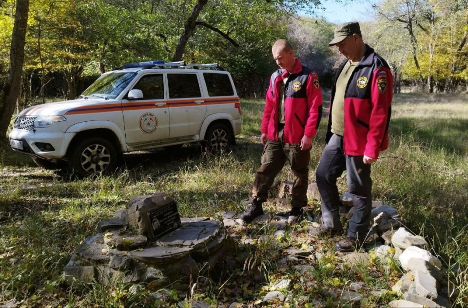 По местам боевой славы. В честь Дня памяти и славы крымских партизан и подпольщиков, который отмечается 23 октября, спасатели ГКУ РК «КРЫМ-СПАС» во взаимодействии с сотрудниками ФГБУ «Комплекс «Крым» провели двухдневный...