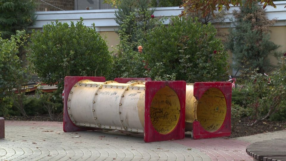 Капитальный ремонт стартовал в симферопольском сквере Республики, где установлен памятник «Вежливым людям» Капитальный ремонт стартовал в симферопольском сквере Республики, где установлен памятник «Вежливым людям»