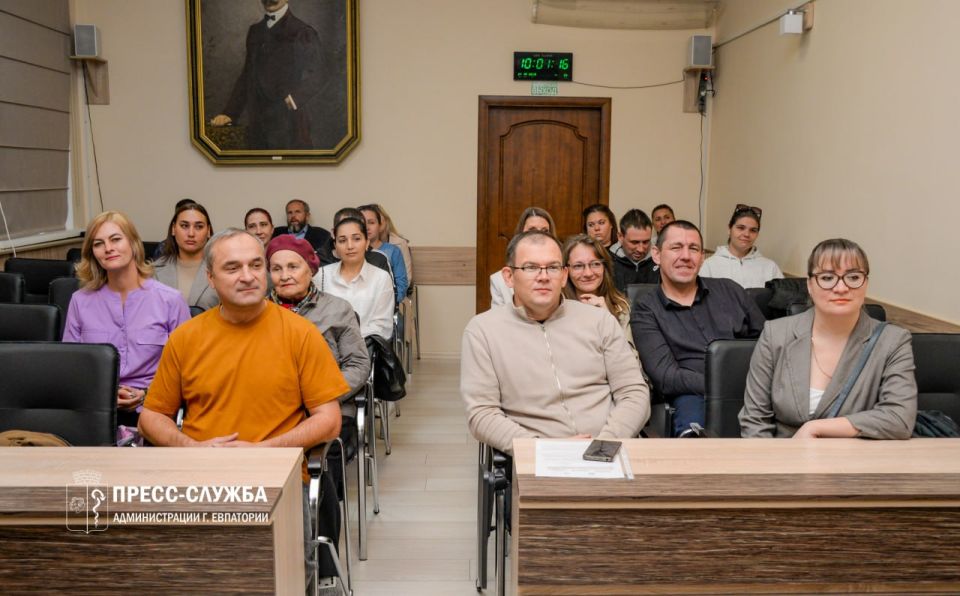 Жители Евпатории получили земельные участки и ключи от квартиры Жители Евпатории получили земельные участки и ключи от квартиры