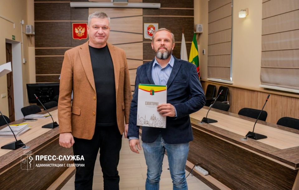 Жители Евпатории получили земельные участки и ключи от квартиры Жители Евпатории получили земельные участки и ключи от квартиры