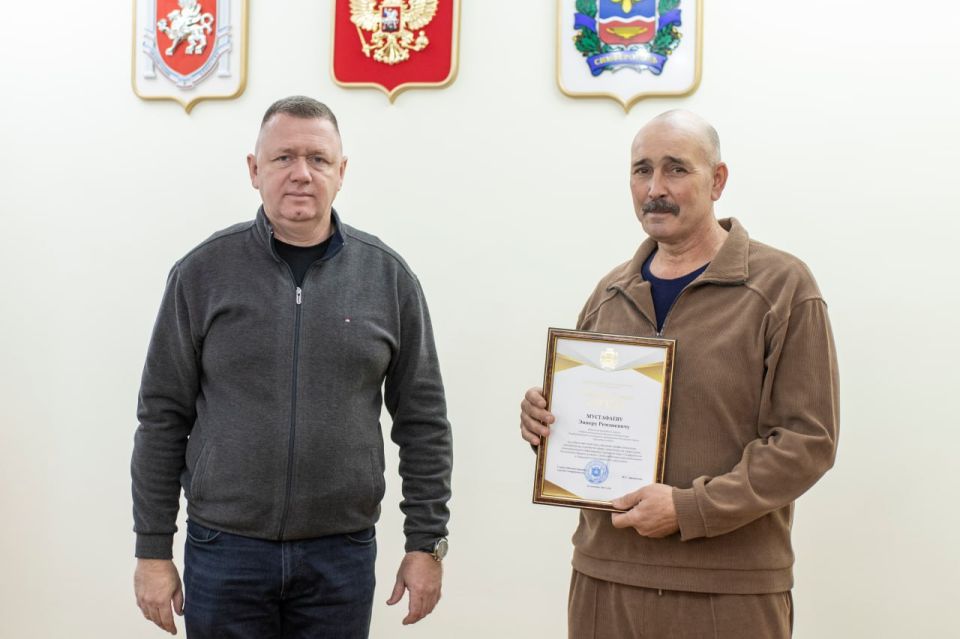 Михаил Афанасьев: Накануне Дня работников автомобильного и городского пассажирского транспорта вручил награды представителям отрасли Михаил Афанасьев: Накануне Дня работников автомобильного и городского пассажирского транспорта вручил награды представителям отрасли