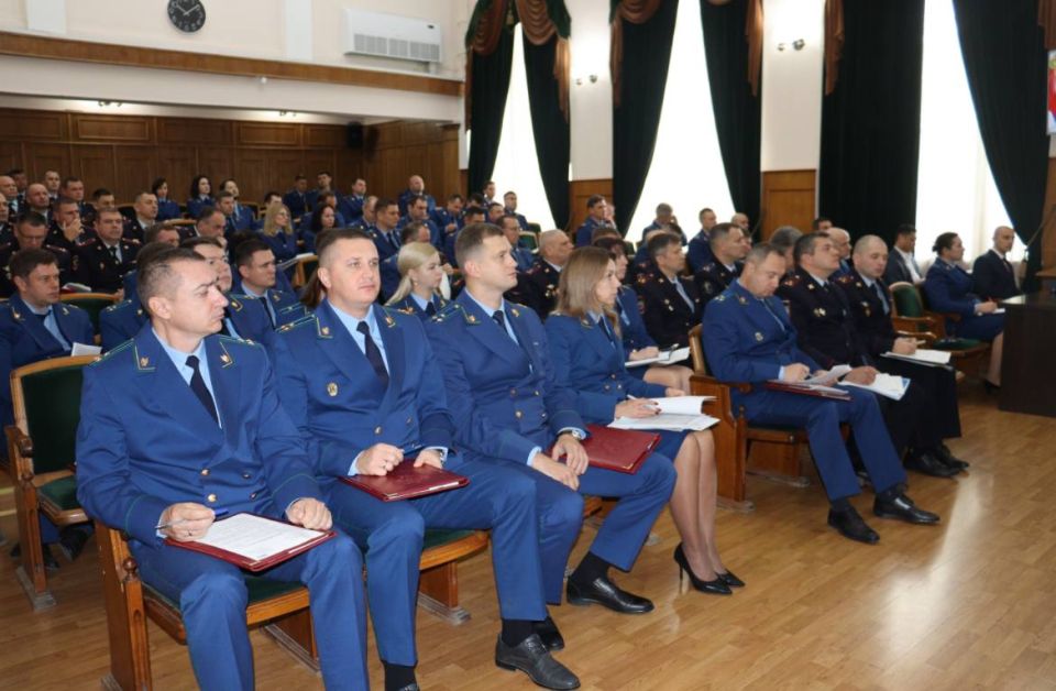 В прокуратуре Крыма состоялось заседание коллегии, посвященное вопросам противодействия незаконному обороту наркотических средств В прокуратуре Крыма состоялось заседание коллегии, посвященное вопросам противодействия незаконному обороту наркотических средств