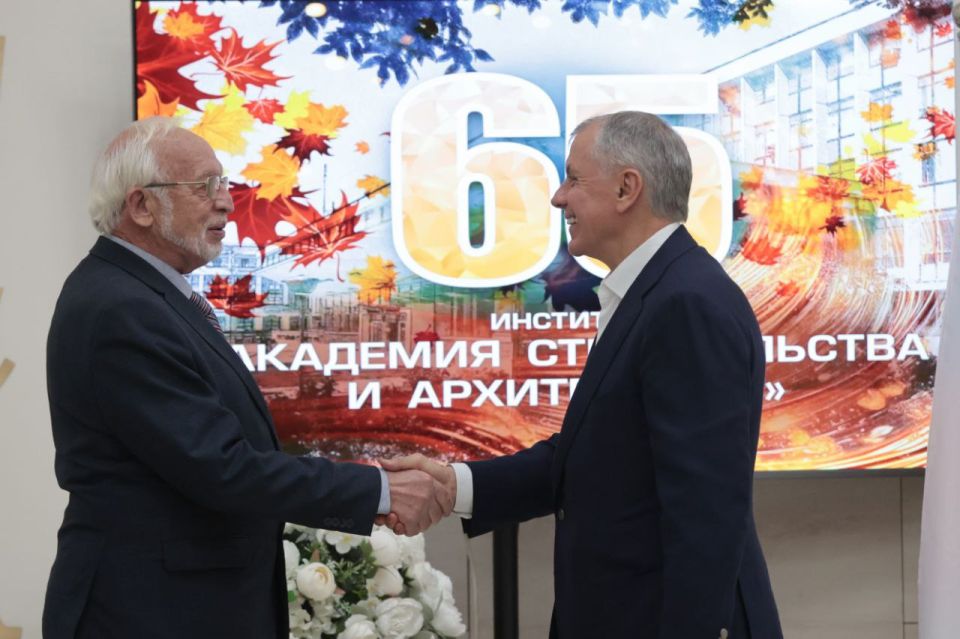 Владимир Константинов: Академия строительства и архитектуры КФУ имени В.И. Вернадского отмечает свой 65-летний юбилей Владимир Константинов: Академия строительства и архитектуры КФУ имени В.И. Вернадского отмечает свой 65-летний юбилей