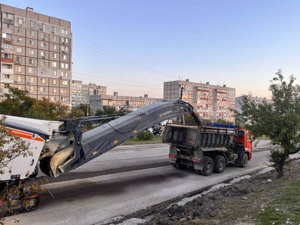 Керченский филиал ГУП РК «Крымавтодор» приступил к асфальтированию в рамках ремонта дороги по Индустриальному шоссе Керченский филиал ГУП РК «Крымавтодор» приступил к асфальтированию в рамках ремонта дороги по Индустриальному шоссе