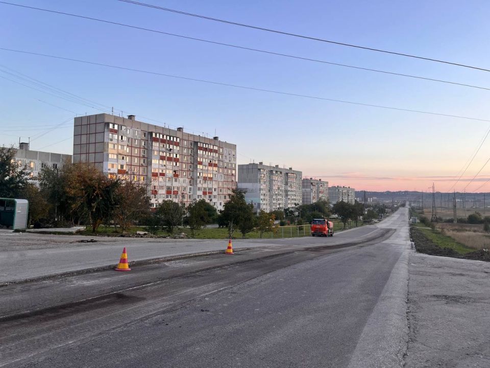 Керченский филиал ГУП РК «Крымавтодор» приступил к асфальтированию в рамках ремонта дороги по Индустриальному шоссе Керченский филиал ГУП РК «Крымавтодор» приступил к асфальтированию в рамках ремонта дороги по Индустриальному шоссе