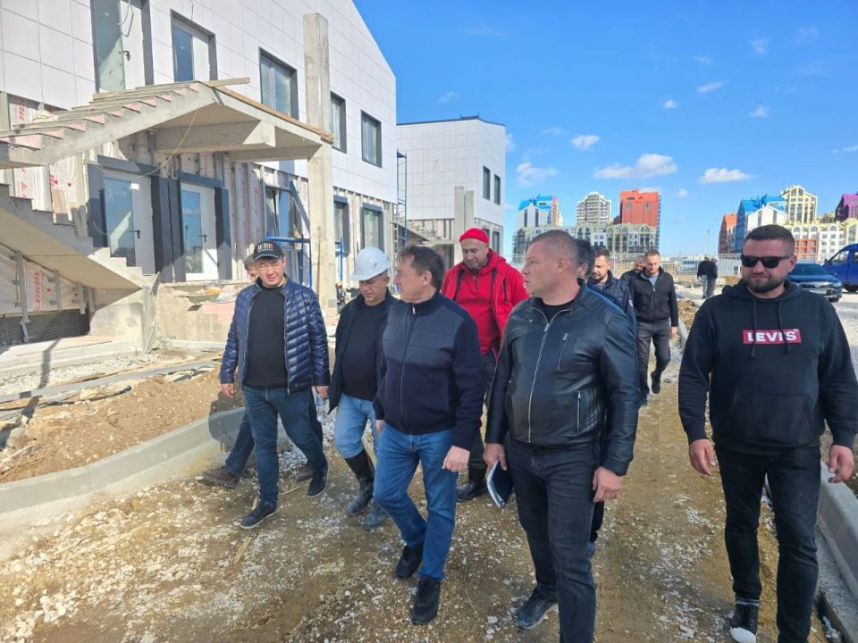 Юрий Гоцанюк: Держим на контроле ход строительства дошкольного учреждения на 280 мест в районе Мойнакского озера в Евпатории Юрий Гоцанюк: Держим на контроле ход строительства дошкольного учреждения на 280 мест в районе Мойнакского озера в Евпатории