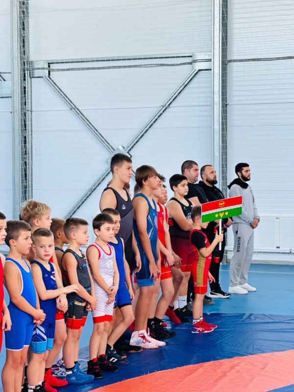 Денис Олейник: Сегодня в поселке Раздольное на базе физкультурно-оздоровительного комплекса проходит Х юбилейный Муниципальный турнир по греко-римской борьбе в честь Мастера спорта Советского Союза Патыка Валерия Семёновича... Денис Олейник: Сегодня в поселке Раздольное на базе физкультурно-оздоровительного комплекса проходит Х юбилейный Муниципальный турнир по греко-римской борьбе в честь Мастера спорта Советского Союза Патыка Валерия Семёновича...