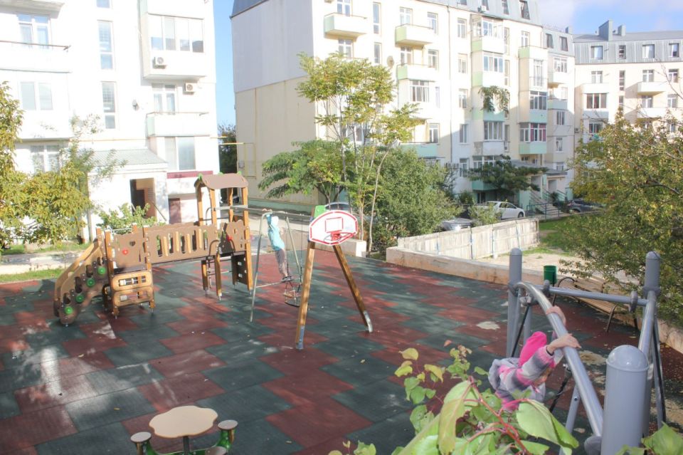 Владимир Ким: Продолжается работа по установке детских площадок на общественных и дворовых территориях Феодосийского округа Владимир Ким: Продолжается работа по установке детских площадок на общественных и дворовых территориях Феодосийского округа