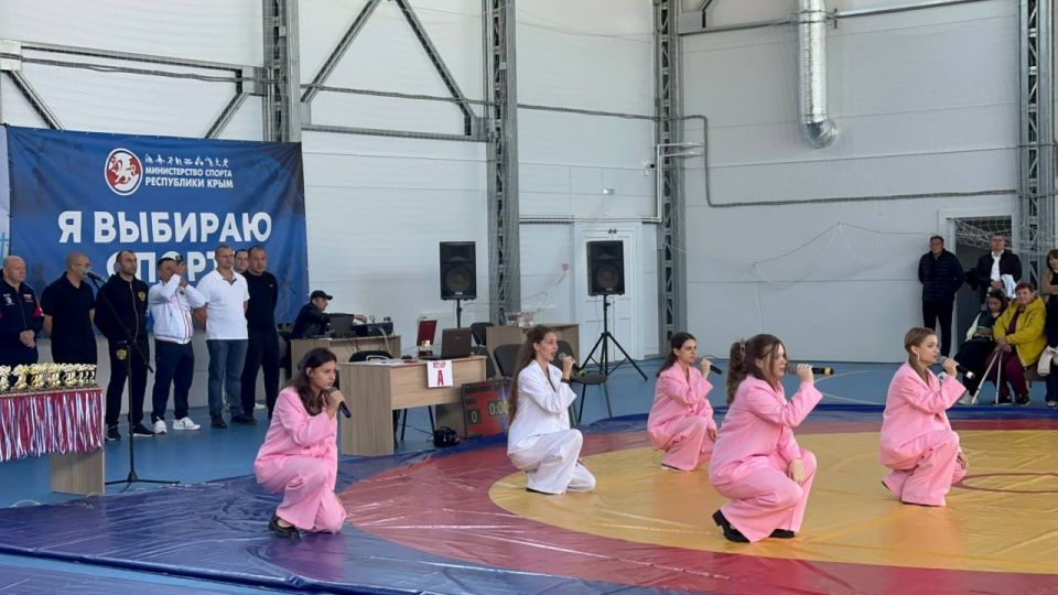 Денис Олейник: Сегодня в поселке Раздольное на базе физкультурно-оздоровительного комплекса проходит Х юбилейный Муниципальный турнир по греко-римской борьбе в честь Мастера спорта Советского Союза Патыка Валерия Семёновича... Денис Олейник: Сегодня в поселке Раздольное на базе физкультурно-оздоровительного комплекса проходит Х юбилейный Муниципальный турнир по греко-римской борьбе в честь Мастера спорта Советского Союза Патыка Валерия Семёновича...