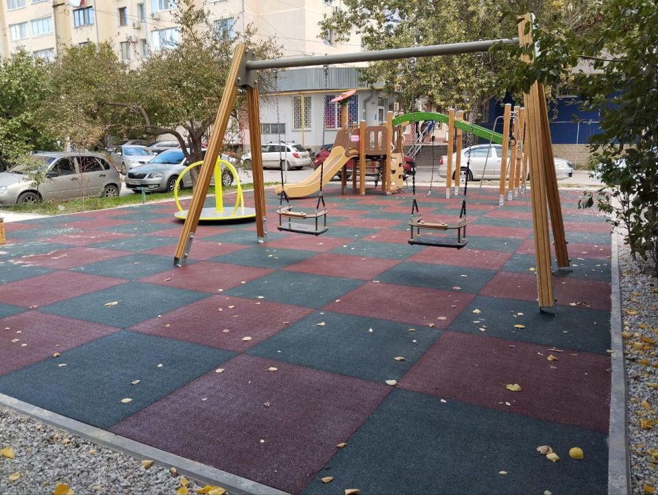 Владимир Ким: Продолжается работа по установке детских площадок на общественных и дворовых территориях Феодосийского округа Владимир Ким: Продолжается работа по установке детских площадок на общественных и дворовых территориях Феодосийского округа