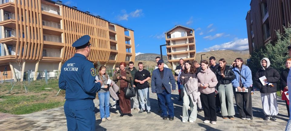 Зеленый фестиваль арт-кластера «Таврида» под контролем МЧС России Зеленый фестиваль арт-кластера «Таврида» под контролем МЧС России