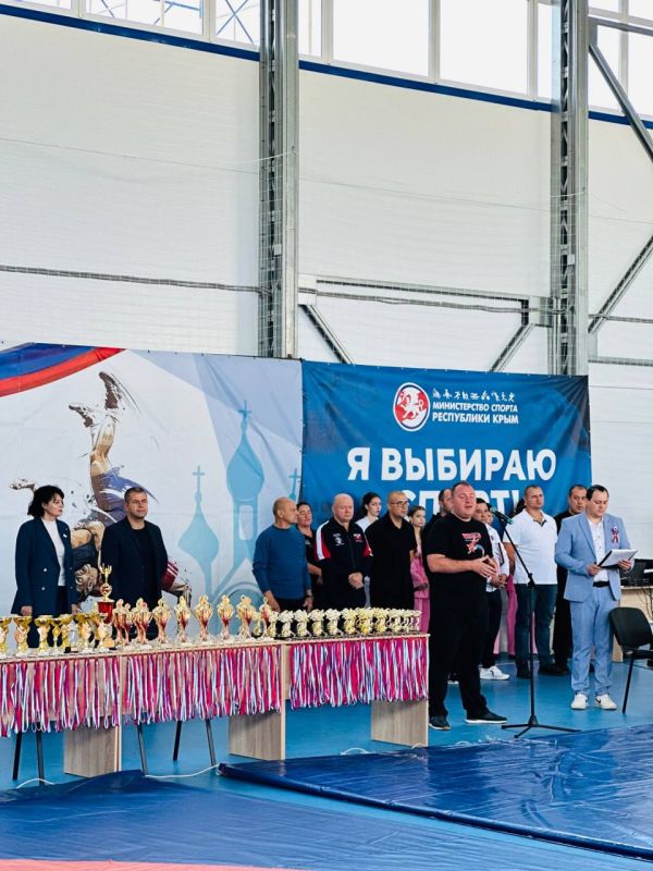 Денис Олейник: Сегодня в поселке Раздольное на базе физкультурно-оздоровительного комплекса проходит Х юбилейный Муниципальный турнир по греко-римской борьбе в честь Мастера спорта Советского Союза Патыка Валерия Семёновича... Денис Олейник: Сегодня в поселке Раздольное на базе физкультурно-оздоровительного комплекса проходит Х юбилейный Муниципальный турнир по греко-римской борьбе в честь Мастера спорта Советского Союза Патыка Валерия Семёновича...