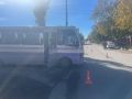 Мопедист попал под колеса автобуса в Красногвардейском районе
