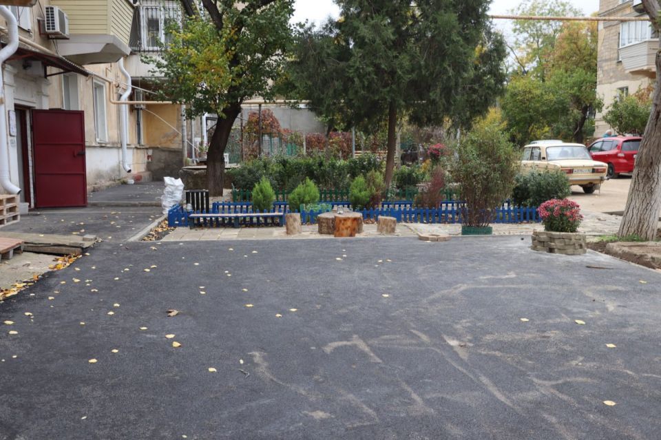 Работы по благоустройству большого двора по ул. Славы, 25/12, 23, 21, Фестивальной, 2, 6, Всесоюзной, 10 вышли на завершающий этап Работы по благоустройству большого двора по ул. Славы, 25/12, 23, 21, Фестивальной, 2, 6, Всесоюзной, 10 вышли на завершающий этап