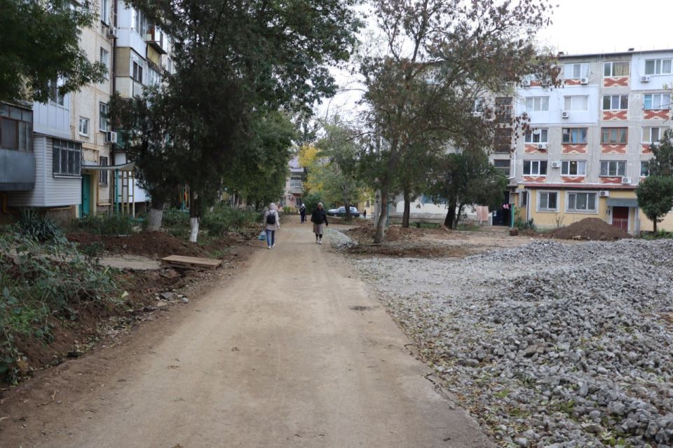 Работы по благоустройству большого двора по ул. Славы, 25/12, 23, 21, Фестивальной, 2, 6, Всесоюзной, 10 вышли на завершающий этап Работы по благоустройству большого двора по ул. Славы, 25/12, 23, 21, Фестивальной, 2, 6, Всесоюзной, 10 вышли на завершающий этап