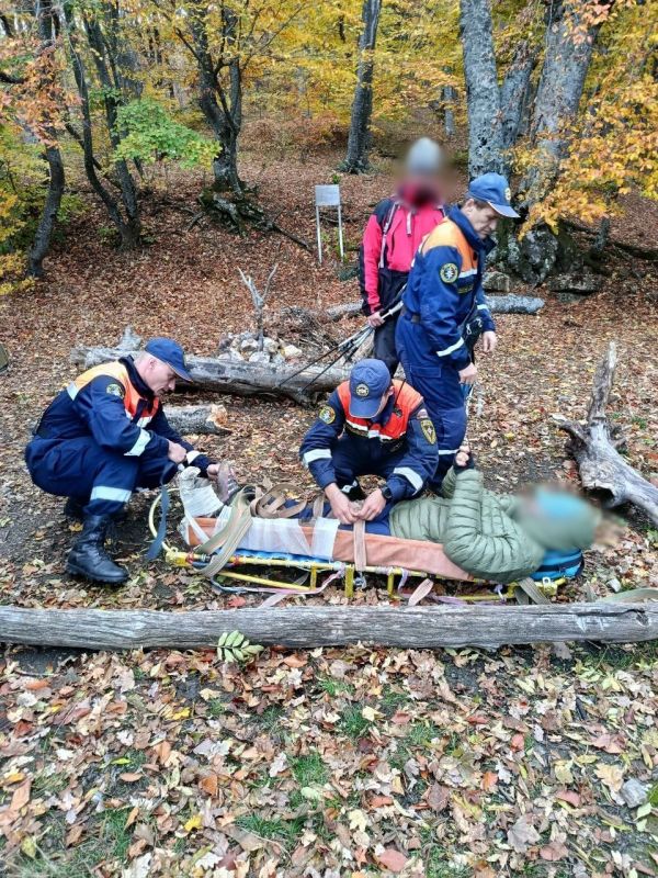 Сотрудники «КРЫМ-СПАС» оказали помощь женщине, травмировавшейся в горно-лесной зоне Бахчисарайского района Сотрудники «КРЫМ-СПАС» оказали помощь женщине, травмировавшейся в горно-лесной зоне Бахчисарайского района