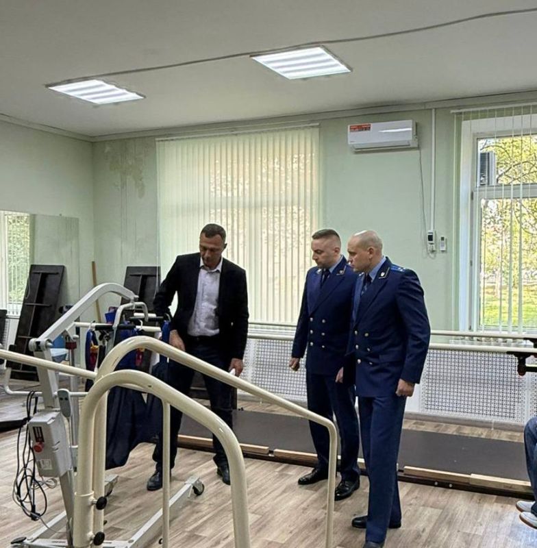 Прокуроры в Симферополе провели встречу с представителями общественности