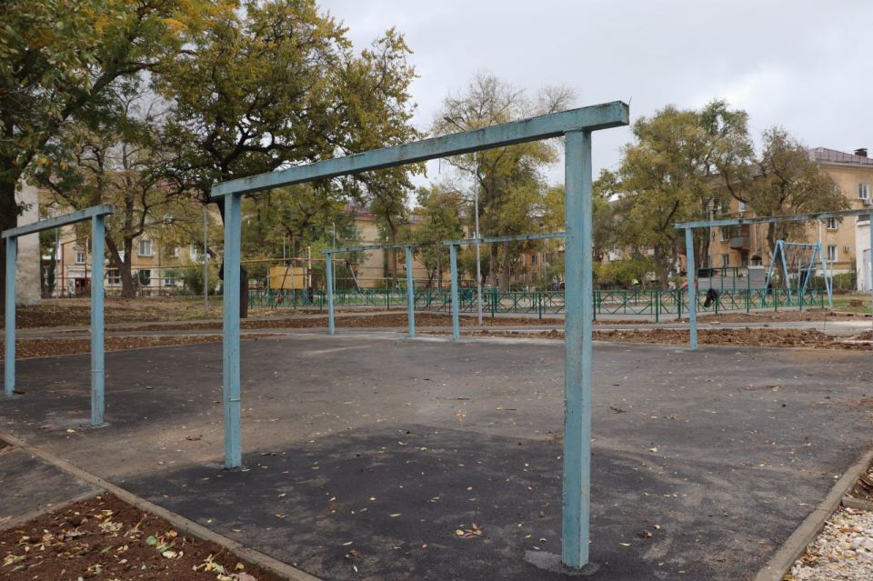 Работы по благоустройству большого двора по ул. Славы, 25/12, 23, 21, Фестивальной, 2, 6, Всесоюзной, 10 вышли на завершающий этап Работы по благоустройству большого двора по ул. Славы, 25/12, 23, 21, Фестивальной, 2, 6, Всесоюзной, 10 вышли на завершающий этап