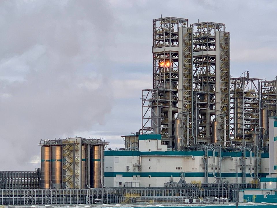 Владимир Немцев: В завершение рабочего дня мы посетили «ЗапСибНефтехим» — предприятие группы «Сибур», расположенное вблизи Тобольска, родины выдающегося химика Дмитрия Менделеева Владимир Немцев: В завершение рабочего дня мы посетили «ЗапСибНефтехим» — предприятие группы «Сибур», расположенное вблизи Тобольска, родины выдающегося химика Дмитрия Менделеева
