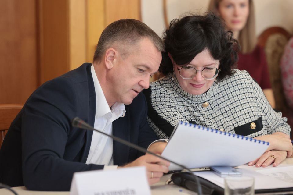 Владимир Константинов: На заседании экономического совета обсудили, в том числе социально-экономическое развитие республики Владимир Константинов: На заседании экономического совета обсудили, в том числе социально-экономическое развитие республики