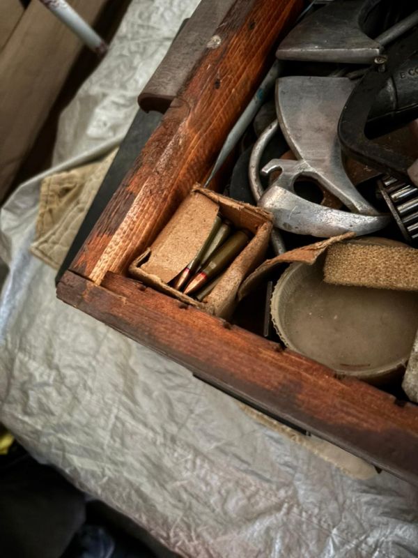 Исторические артефакты и находки: в Симферополе полицейскими обнаружен арсенал с оружием и боеприпасами у местного жителя Исторические артефакты и находки: в Симферополе полицейскими обнаружен арсенал с оружием и боеприпасами у местного жителя