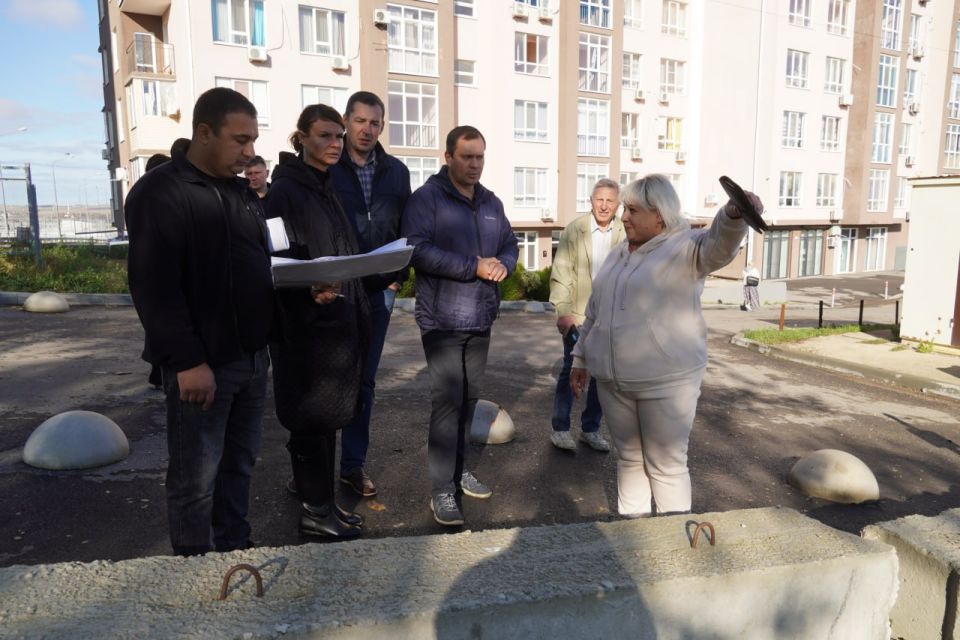 Глава администрации Керчи Олег Каторгин встретился с жителями района Верхнего Солнечного, на территории которого стартовало комплексное благоустройство Глава администрации Керчи Олег Каторгин встретился с жителями района Верхнего Солнечного, на территории которого стартовало комплексное благоустройство
