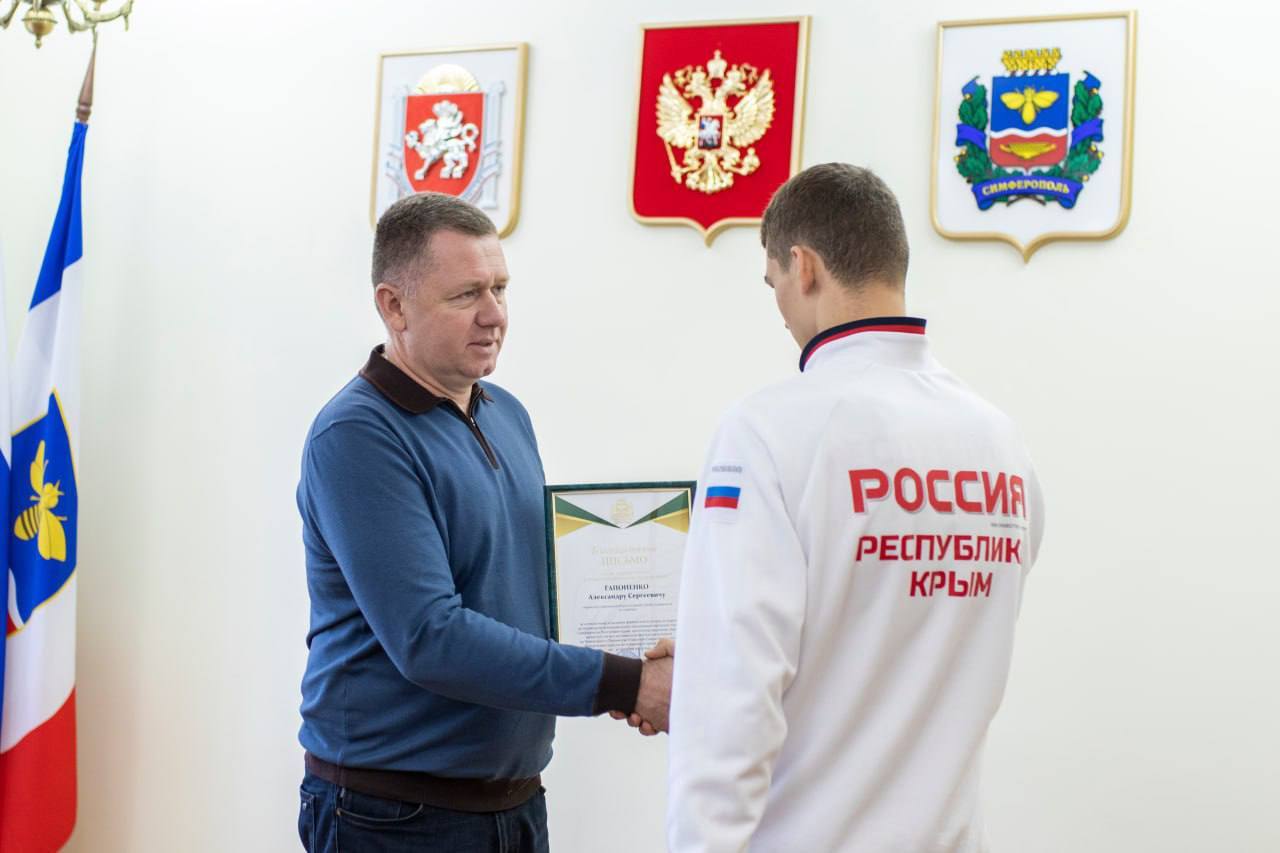 Ольга Торубарова: ЧУЖИХ ДЕТЕЙ НЕ БЫВАЕТ!. Почетный президент плавания Республики Крым, глава администрации г. Симферополь Михаил Афанасьев встретился с воспитанниками Республиканской спортивной школы по плаванию и высоко... Ольга Торубарова: ЧУЖИХ ДЕТЕЙ НЕ БЫВАЕТ!. Почетный президент плавания Республики Крым, глава администрации г. Симферополь Михаил Афанасьев встретился с воспитанниками Республиканской спортивной школы по плаванию и высоко...