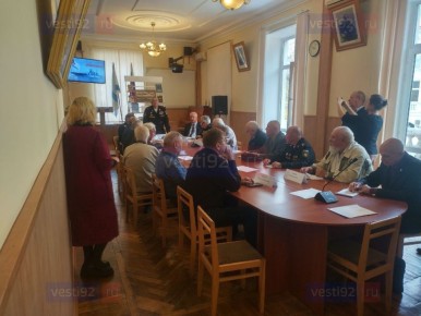 В Морской библиотеке началась встреча, посвященная 70-летию со дня гибели линкора "Новороссийск"