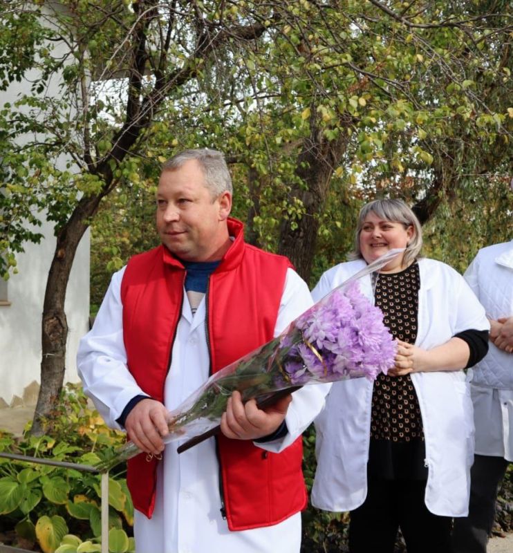 Инна Федоренко: Сегодня я с честью вручила благодарности от Министерства сельского хозяйства Республики Крым двум замечательным сотрудникам ООО "Азовчане" – Александру Николаевичу Дзюбе и Елене Николаевне Гиндзе Инна Федоренко: Сегодня я с честью вручила благодарности от Министерства сельского хозяйства Республики Крым двум замечательным сотрудникам ООО "Азовчане" – Александру Николаевичу Дзюбе и Елене Николаевне Гиндзе