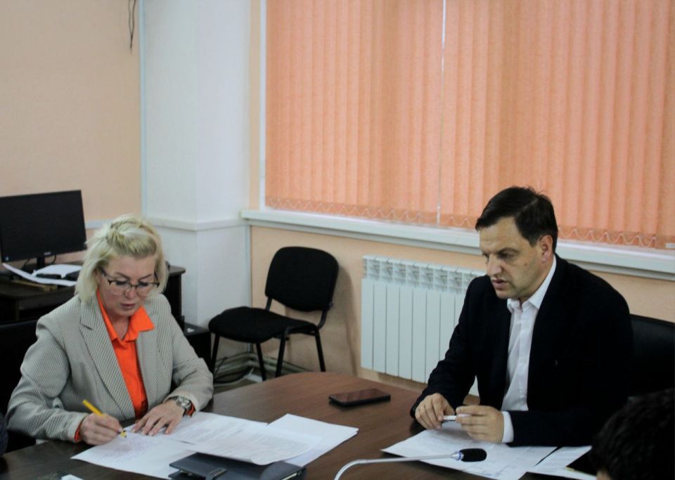 В Государственном комитете по делам межнациональных отношений Республики Крым состоялось рабочее совещание с руководителями и членами национально-культурных объединений В Государственном комитете по делам межнациональных отношений Республики Крым состоялось рабочее совещание с руководителями и членами национально-культурных объединений