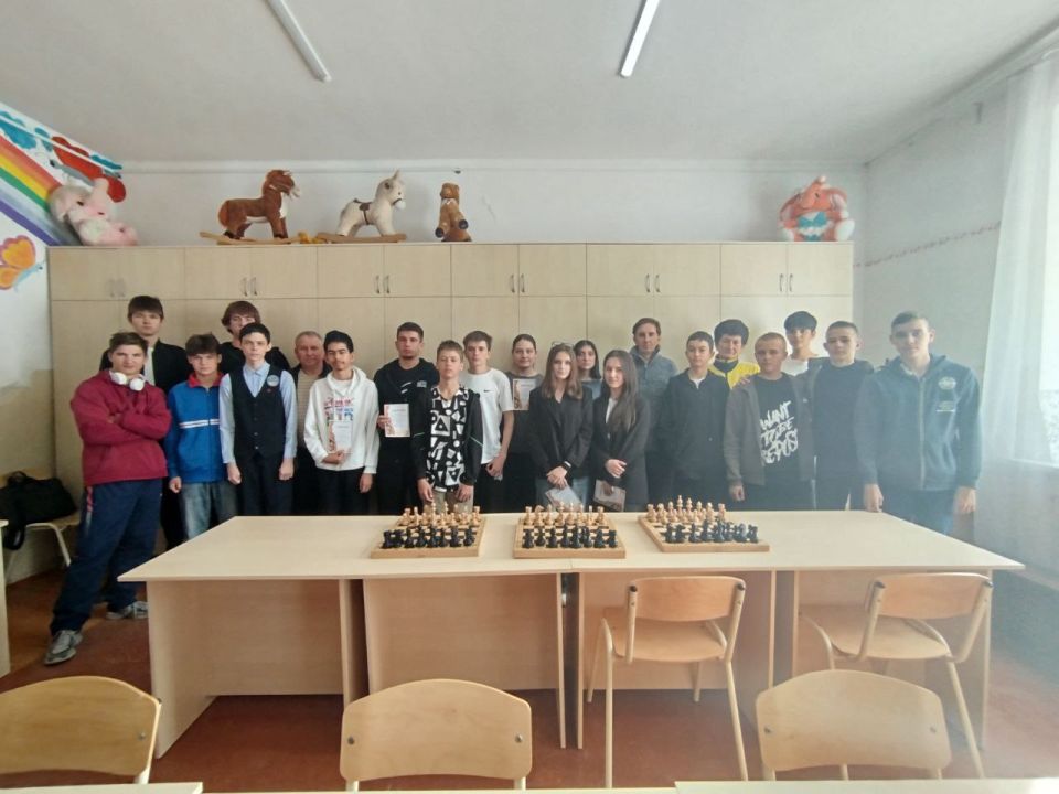 В МБОУ ДОД «Судакский ЦДЮТ» состоялся муниципальный этап региональных соревнований по шахматам среди учащейся молодежи, в котором приняло участие более 60 юных любителей древней игры В МБОУ ДОД «Судакский ЦДЮТ» состоялся муниципальный этап региональных соревнований по шахматам среди учащейся молодежи, в котором приняло участие более 60 юных любителей древней игры
