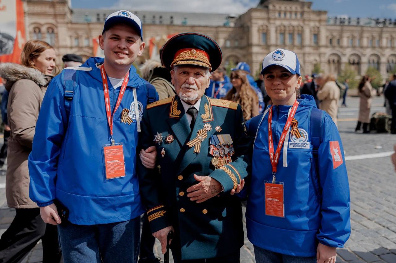 Волонтёрам Победы — 10 лет Волонтёрам Победы — 10 лет