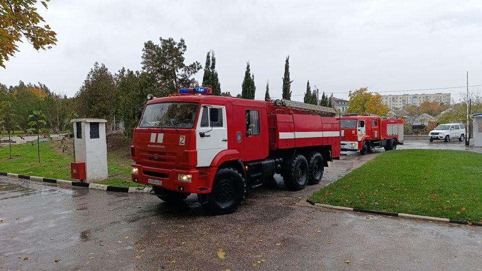 Сотрудники 5 пожарно-спасательного отряда ликвидировали условный огонь