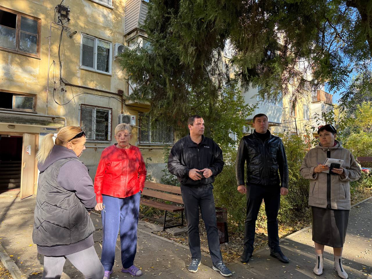 Глава администрации Керчи Олег Каторгин провел ряд выездных встреч с керчанами Глава администрации Керчи Олег Каторгин провел ряд выездных встреч с керчанами