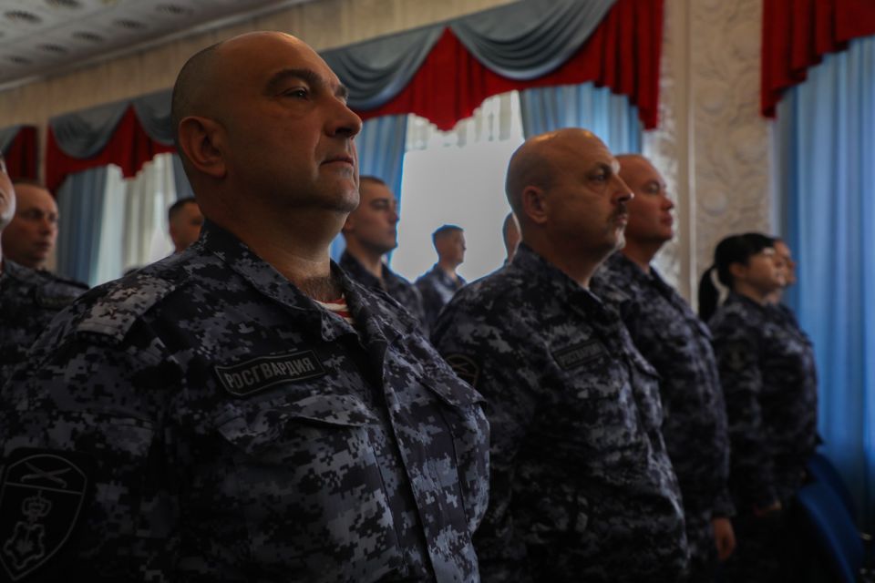 Подразделения вневедомственной охраны Росгвардии отметили профессиональный праздник в Крыму Подразделения вневедомственной охраны Росгвардии отметили профессиональный праздник в Крыму