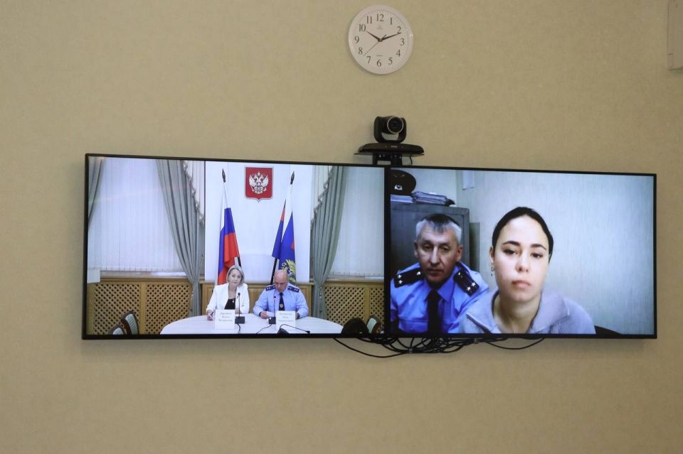 Прокурор Крыма и руководитель Комитета семей воинов отечества Республики Крым подписали соглашение о сотрудничестве Прокурор Крыма и руководитель Комитета семей воинов отечества Республики Крым подписали соглашение о сотрудничестве