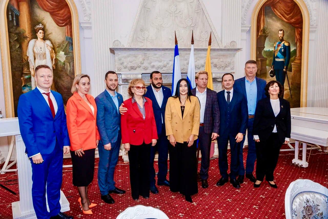 28 октября по приглашению Ялтинской администрации, как член Общественной палаты принял участие в совместном заседании Совета по межнациональным и межконфессиональным отношениям при главе администрации города Ялта и... 28 октября по приглашению Ялтинской администрации, как член Общественной палаты принял участие в совместном заседании Совета по межнациональным и межконфессиональным отношениям при главе администрации города Ялта и...