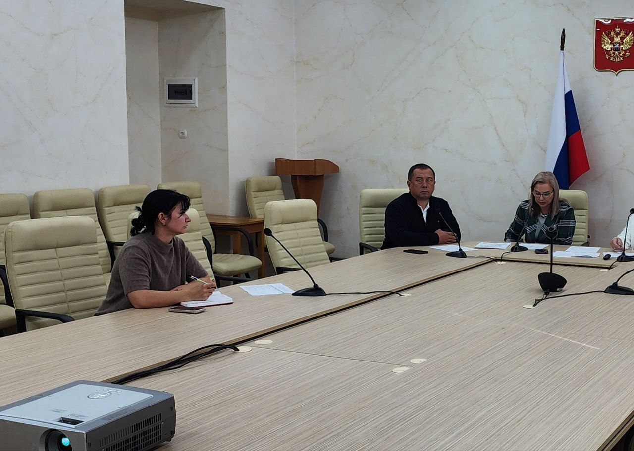 В Министерстве образования, науки и молодёжи Республики Крым прошло заседание Ассоциации общеобразовательных организаций, посвящённое организации работы предпринимательских классов в Республике Крым в новом учебном году